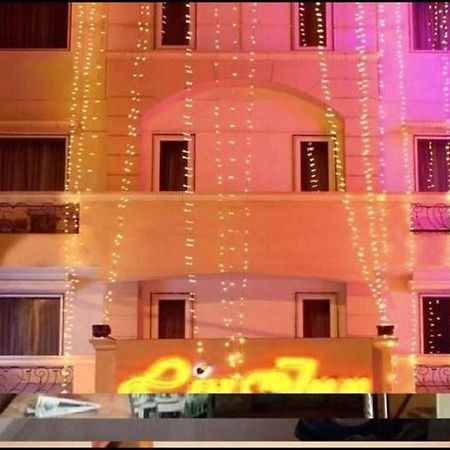 Liv Inn - Naraina Nowe Delhi Zewnętrze zdjęcie